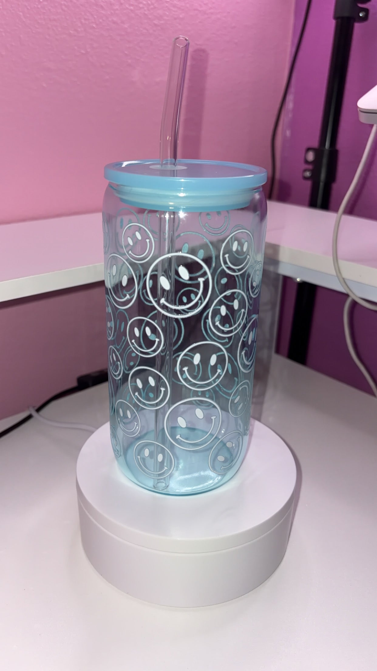 16oz Glass Smiley Face