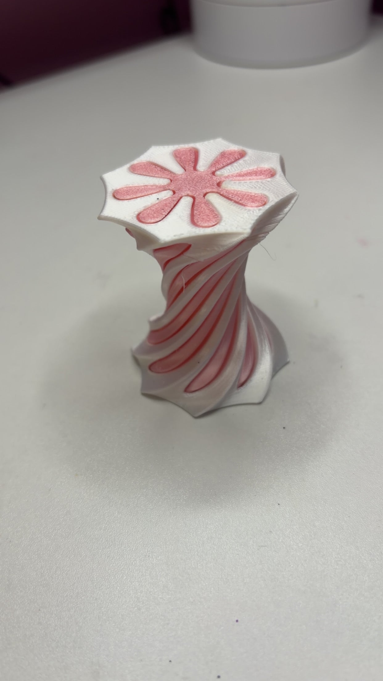 Fidget pink white
