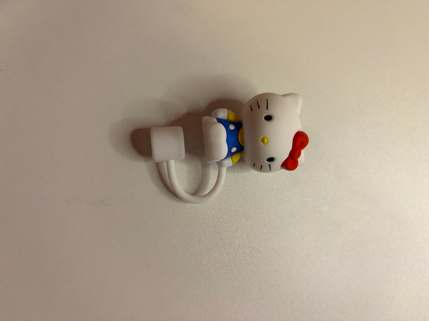 Hello Kitty, red bow