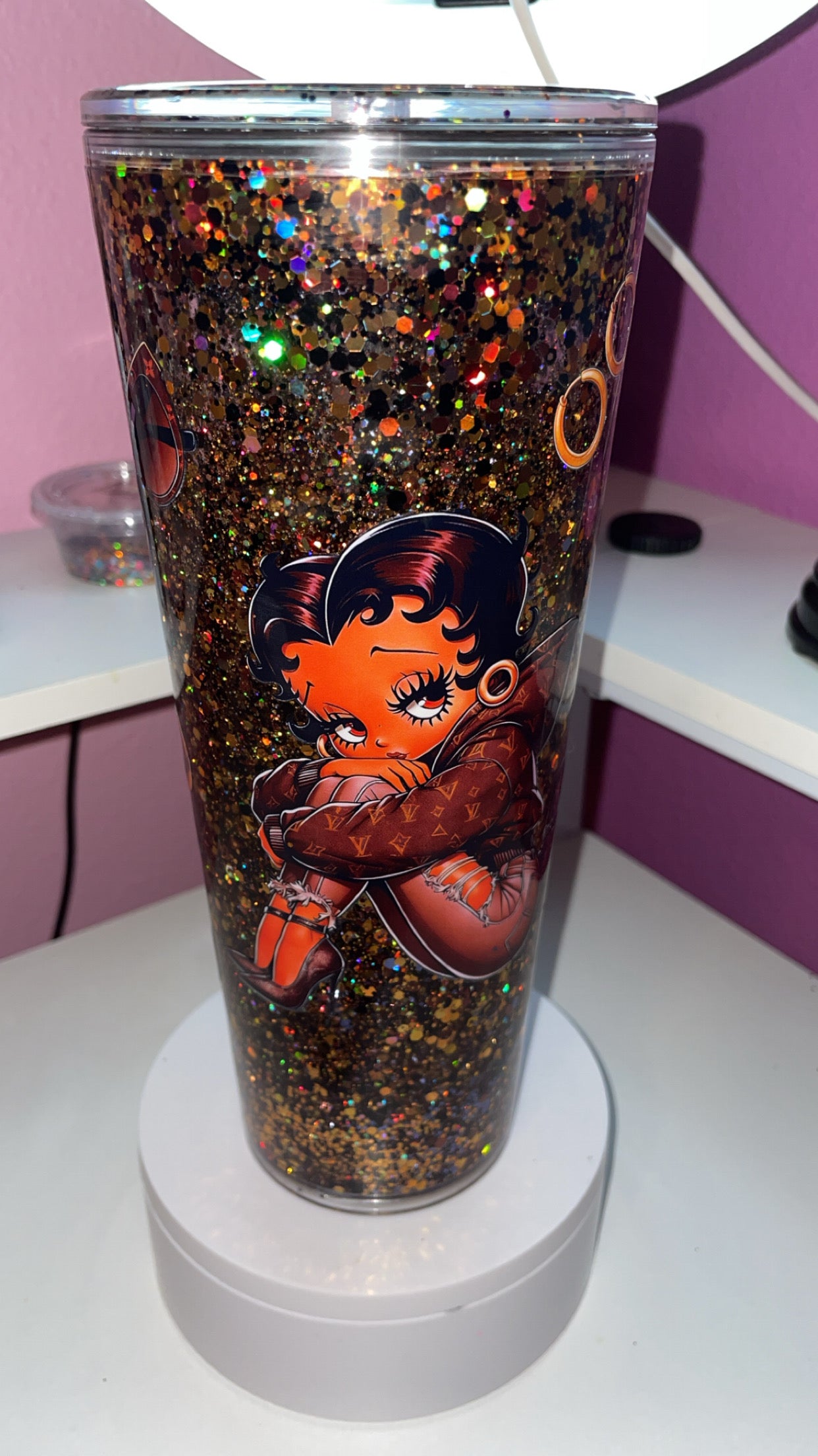 24oz suspended flow decorated lid