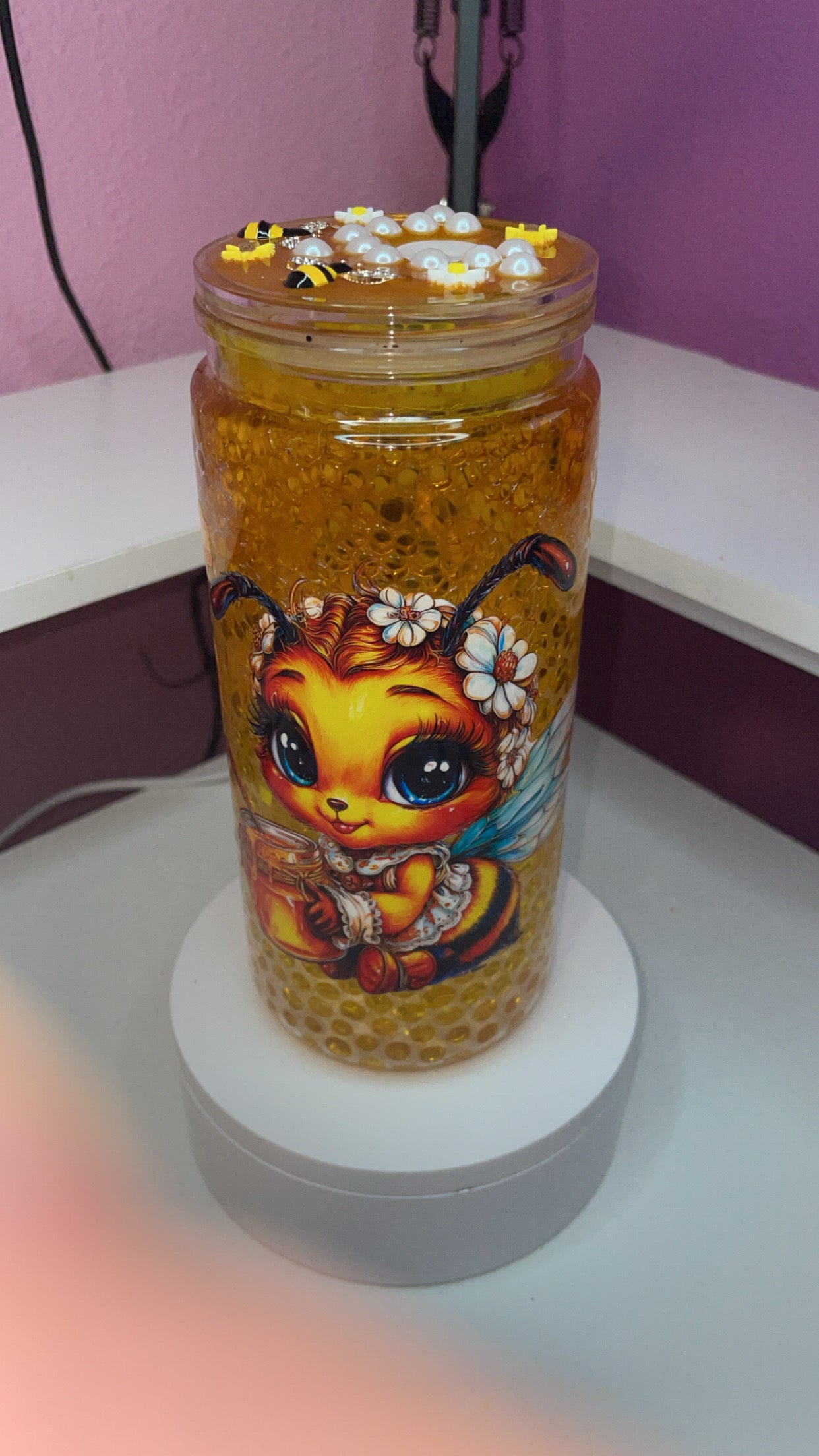 20oz honeycomb bee premade Tumblr with luxury lid